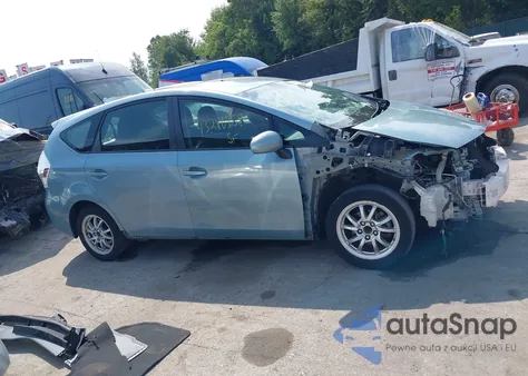 2013 Toyota Prius V Two из США, поврежденный, VIN JTDZN3EU7D3227230